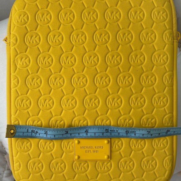 MK Michael Kors Neoprene iPad Tablet Sleeve Case Cover Yelow Embossed 8x10 - Picture 3 of 7